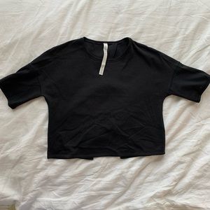 LULULEMON cropped t-shirt